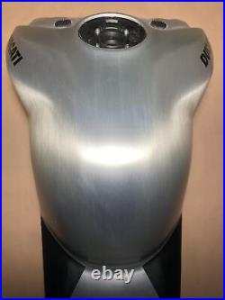 Ducati Panigale V4r Fuel Gas Tank + Ilmberger Carbon Fiber Cover Fairing